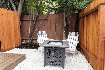 Image de Modern Tiny House Retreat w/ Sauna, Fire Pit & Workspace