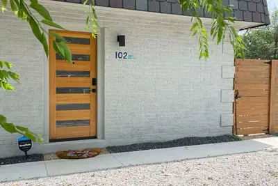 Image de Cozy South Austin Stay – Free Parking, Fast WiFi, and Pet Friendly!