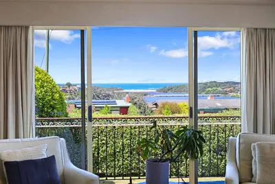 Image de Coastal Getaway-3br, 2ba with Stunning Sea Views