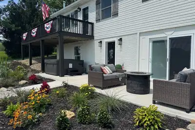 Image de The Huron Valley Farm\nNear Cedar Point Huron Hot Tub firepit, beautiful scenery