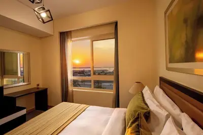 Image de Premier 2 Bedroom Apartment Sea View Near Al Khan