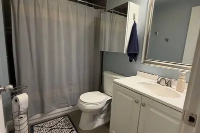 Image de Uptown Vancouver Hideaway with Fenced Yard