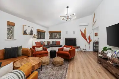 Spacious Yosemite Cabin - Projector - King Beds +Ev-L2