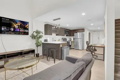 Image de Downtown Cleveland Loft Rooftop Gym Fast Wifi Near Stadiums & East 4th Street