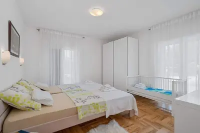 Image de Two Bedroom Apartment With Terrace And Sea View (Adriatica)