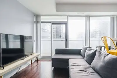 Image de RivetStays | The York Luxury Suite – 2 Bedroom Condo