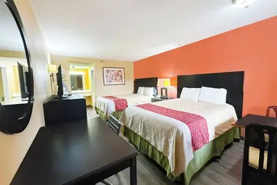 Image de Affordable Queen Room l Perfect for Budget Travelers Visiting Rome