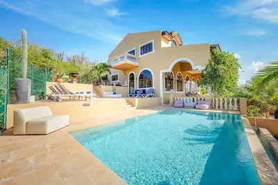 Image de Jamanota Villa - 4br Mansion with Infinity Pool