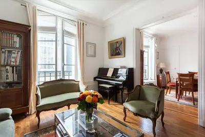 Rue du Cherche-Midi V by onefinestay