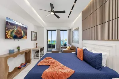 Image de Encantame Soleil studio lock off sleeps 4