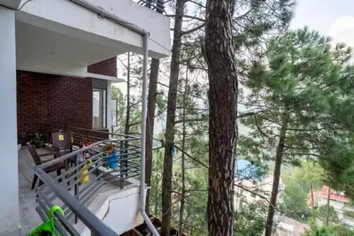 Image de Charming 2-bedroom apartment with Ac in Dharampur