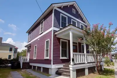 Image de Renovated 3 Bedroom Home Right Off King Street