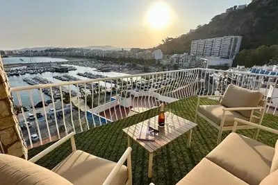 Image de Beautiful Apartment In Front Of The Beach And With The Best Views In Blanes