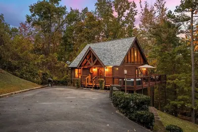 Image de Secluded Luxury Cabin Villa with Mountain Views Hot Tub & Walk in Shower