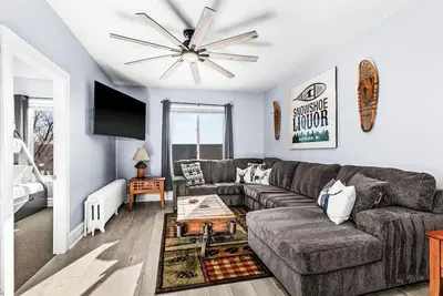 Image de Northwoods Themed 3 bedroom 7 Guests