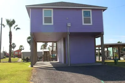 Fishing, beach and fun in this cute 3 Br 2 bath