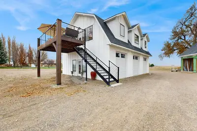 Image de Country inspired living, surrounded by views, mins from downtown and golfcourse