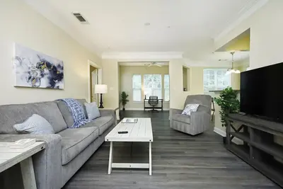 Image de Crossroads 2br with Sunroom