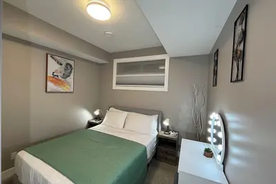 Image de Cozy 2br Retreat | Edmonton Sw | Smart Tv + Wi-Fi