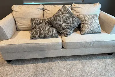 Image de Centrally located 3-bedroom house in charming Bakersfield