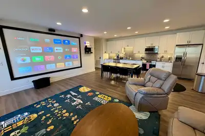 Image de ChattVistasSTAR Wars-2bd2ba-FirePit-Theater-Slps8+