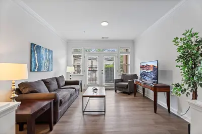 Image de The Arboretum 2br w/ Balcony & Hardwoods 1