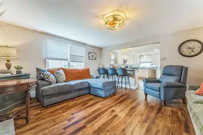 Image de Cozy Coastal Property with heated floor and amenities.