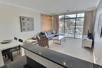 Image de Peaceful 2-bedroom City-side