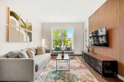 Image de Bnew 2br in Dt Golden | Ac, Balcony, Bbq, Sleeps 6