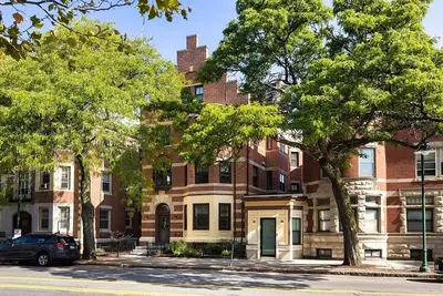 Image de Luxurious condo in the heart of Coolidge Corner!