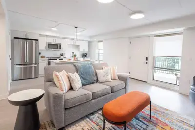 Image de New-Fully Loaded! Short Walk to Ksu Campus