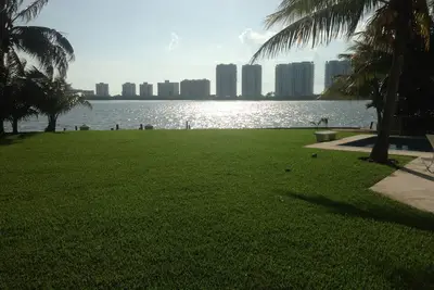 Image de Quetzal Lagoon Retreat - Stunning Lagoonfront Villa with Private Views.