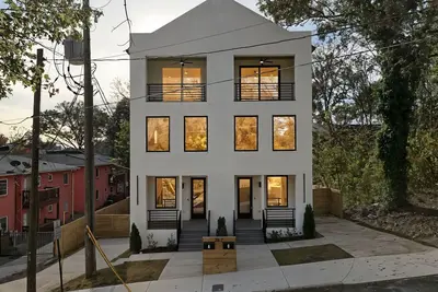 Image de Luxury 3-Story Duplex in Downtown Atl