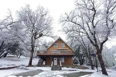 Image de Pine Mountain Lake Cabin/Yosemite, Sleeps 8+, 1Acre