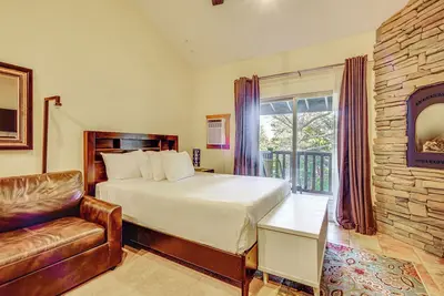 Image de < 2 Mi to Park City Mtn: Studio w/ Hot Tub Access