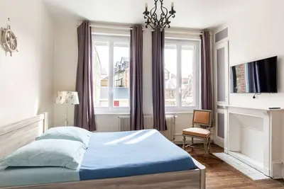 Image de Maison de pêcheur typique – Rue de la plage.