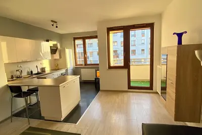 Image de Elegancki apartament z balkonem na Woli, tylko 10 min do ścisłego centrum