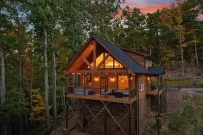 Image de Angel's Perch: Mtn View, Hot Tub, Wifi, Games, Fire Pit