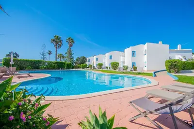 Image de 410 Q. Paraiso: Airy Apartment with Pool in Carvoeiro