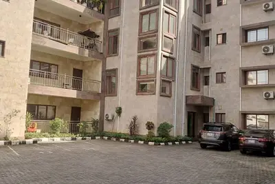 Sujimoto Residences - The AVEs