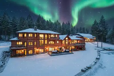 Image de New Montana Mansion/2 Hot tubs/2 Saunas/Sleeps 10