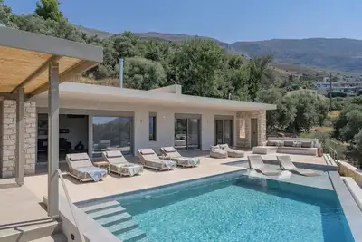 Villa Skali, with an infinity pool and Sea View