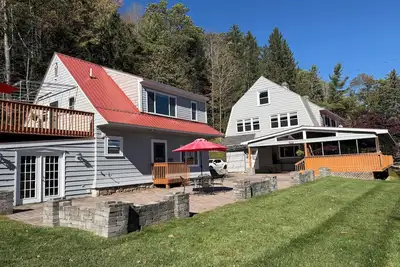 Image de Hatch's Landing - great option for large groups, multiple unit compound