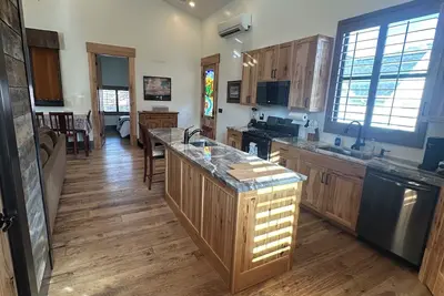 Image de Premium Draper Stay • Quiet, Comfortable & Fully Stocked