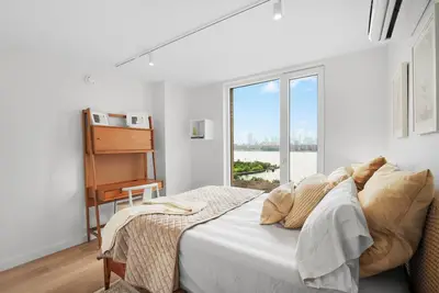 Image de Modern Waterfront Getaway- 2br/2ba+Private Terrace