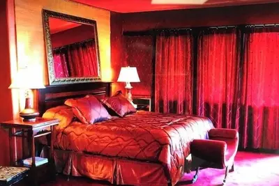 Image de The Geisha Suite is the most romantic suite at the Swan River