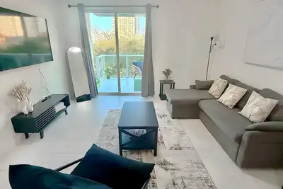 Image de Charming 2-bedroom apartment with Ac in gorgeous Hollywood