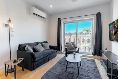 Image de Industrial 1bd w/ Balcony • Bushwick Escape
