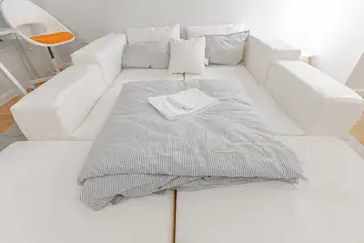 Image de Sunlit Bed-Stuy  2Bd Retreat + Sofa Bed