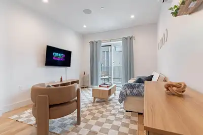 Image de Scandinavian Retreat w/ Balcony • Bushwick Oasis